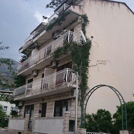 Apartmani Tina Podgora Esterno foto
