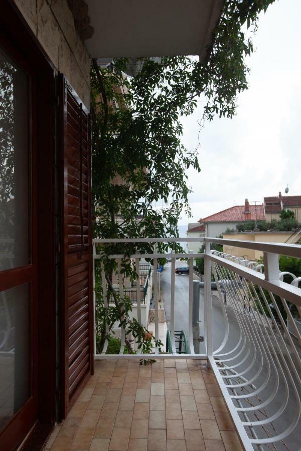 Apartmani Tina Podgora Esterno foto