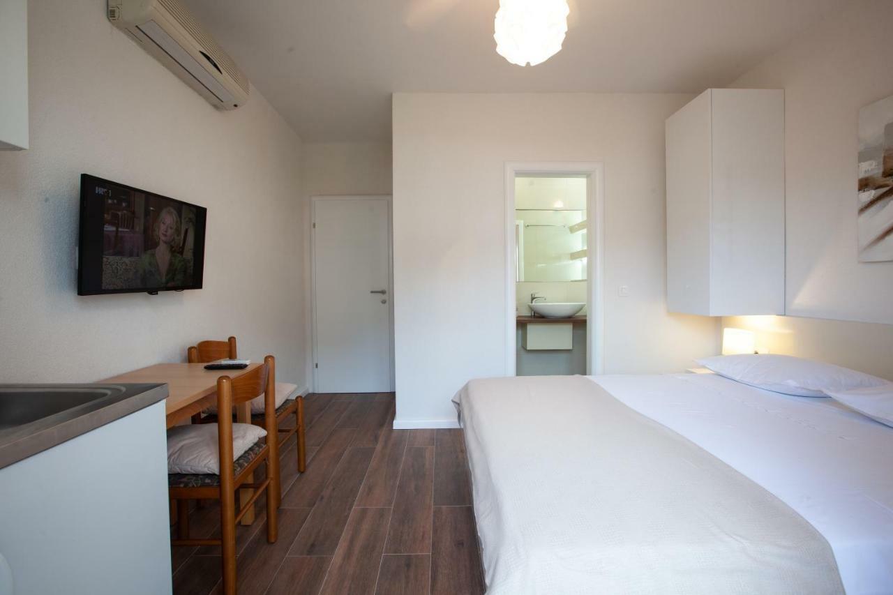 Apartmani Tina Podgora Esterno foto