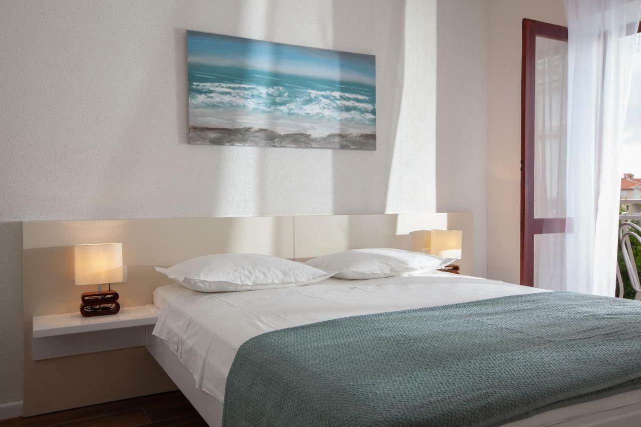 Apartmani Tina Podgora Esterno foto