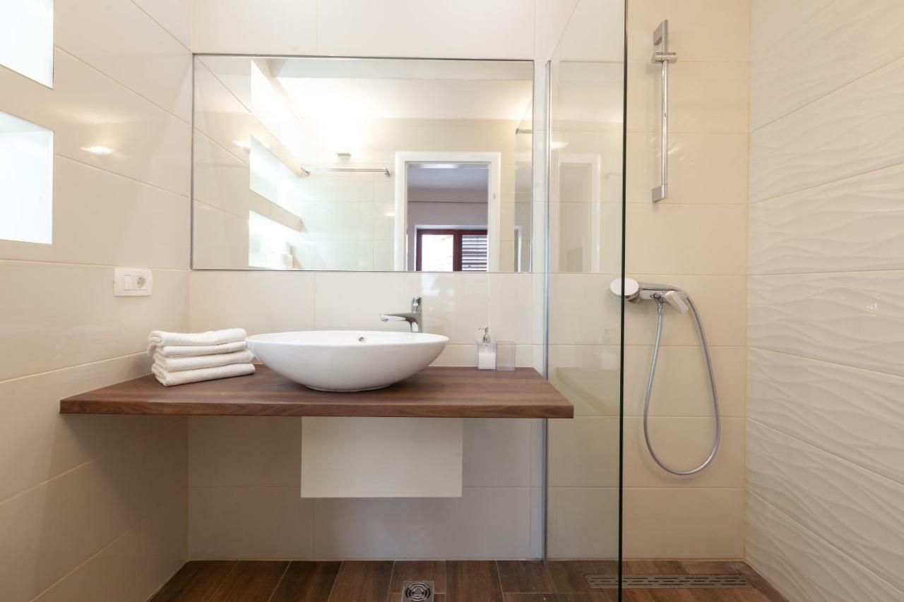 Apartmani Tina Podgora Esterno foto