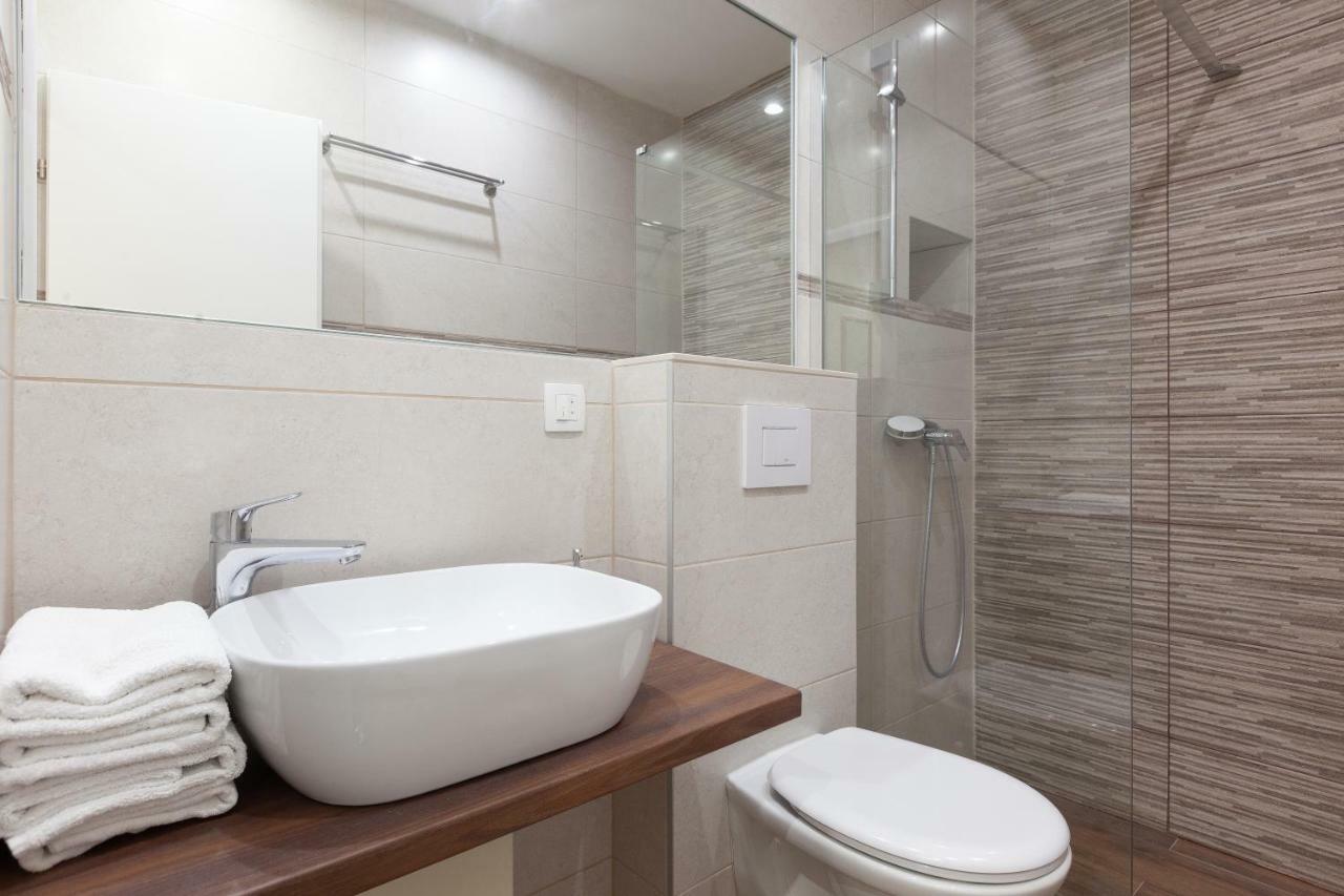 Apartmani Tina Podgora Esterno foto