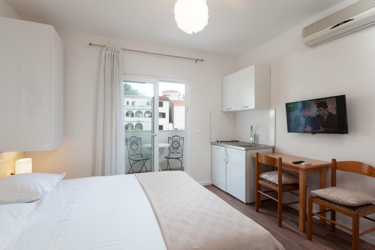 Apartmani Tina Podgora Esterno foto