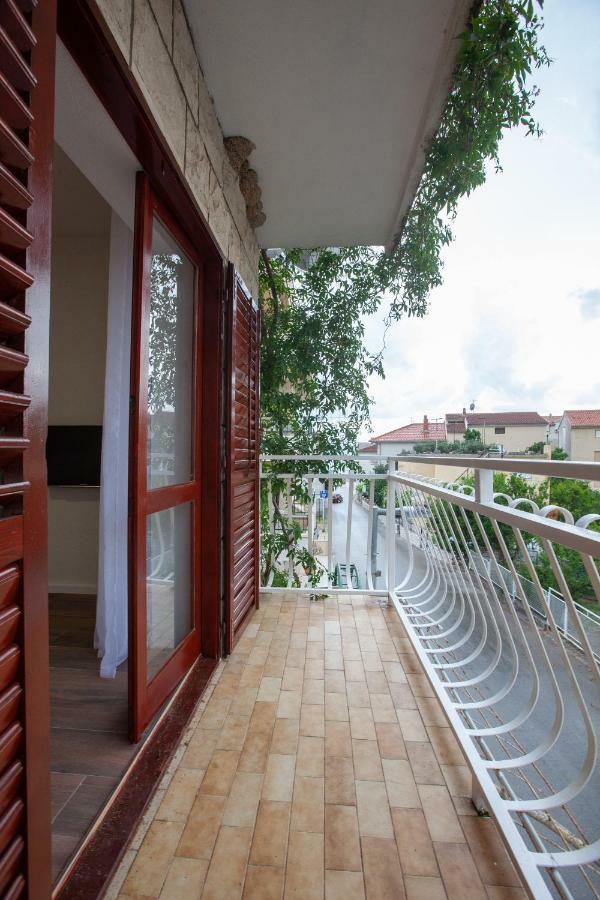 Apartmani Tina Podgora Esterno foto